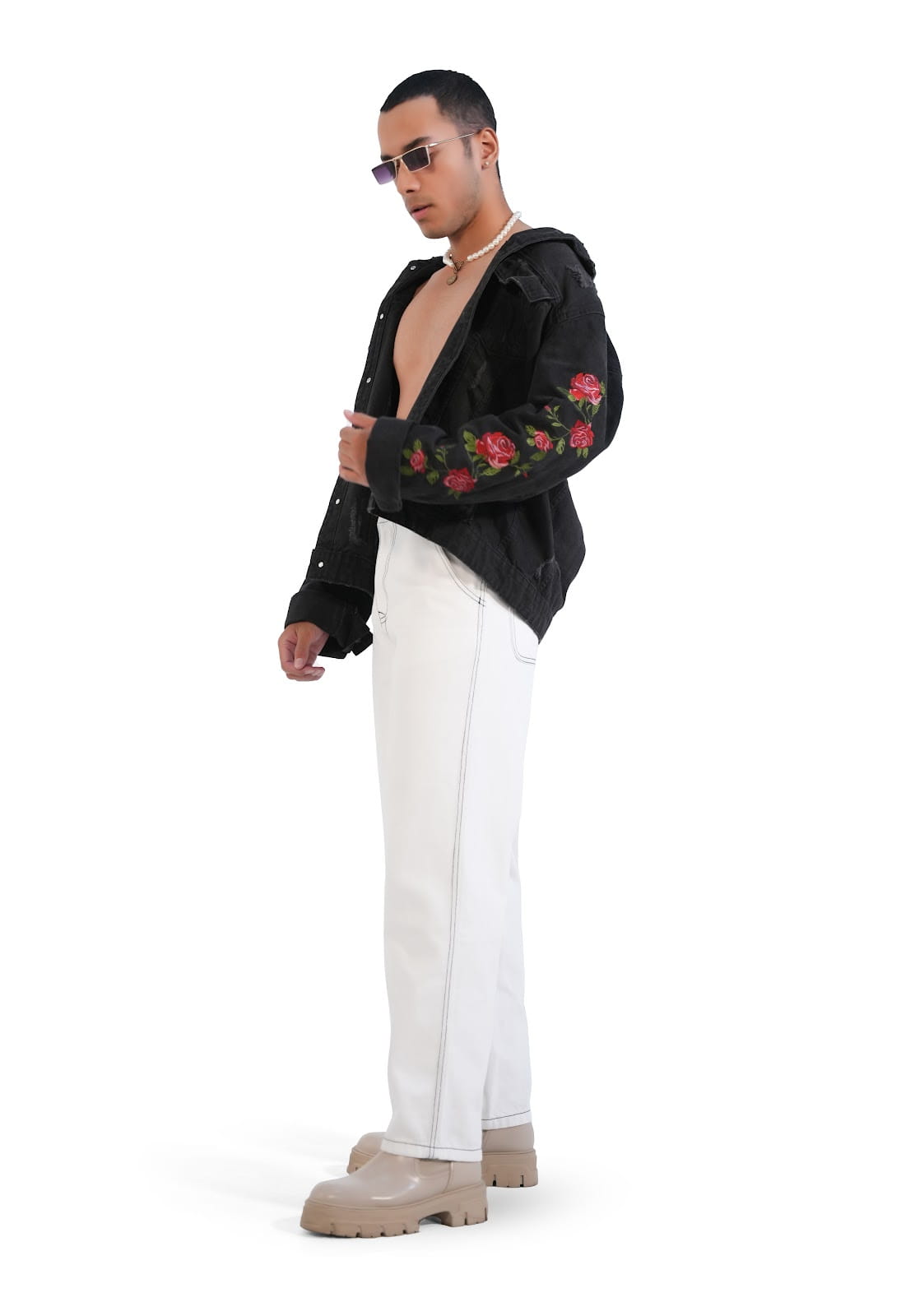 MENS WHITE BAGGY FIT JEANS WITH CONTRAST BLACK THREAD